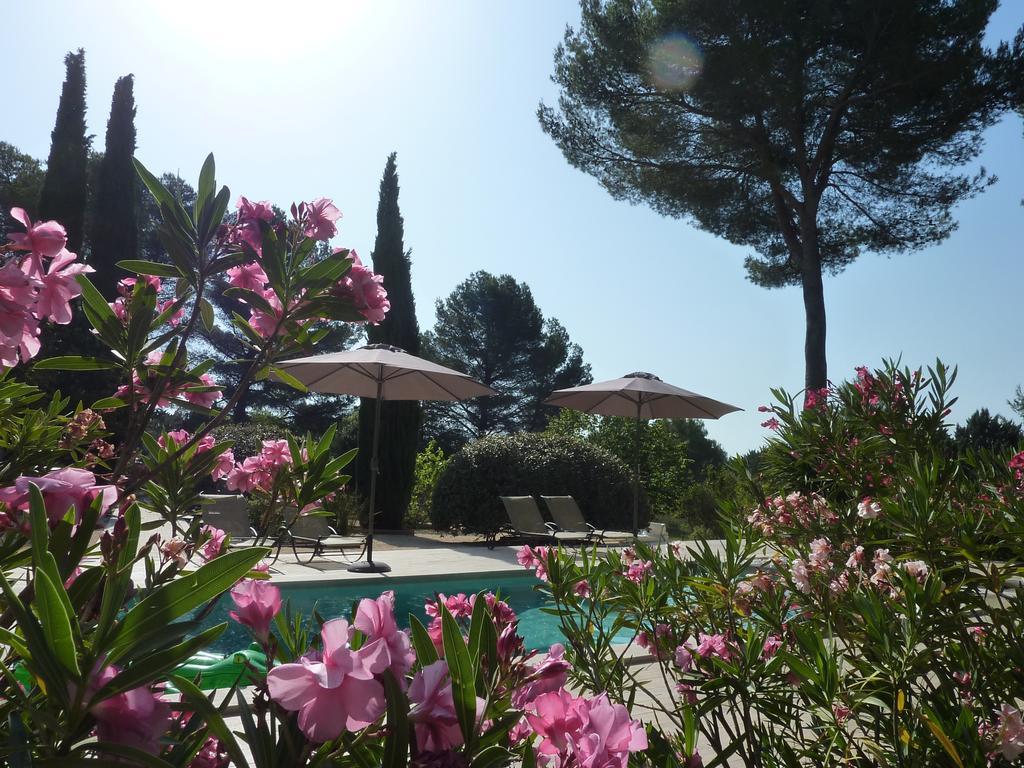 Les Mazets Du Luberon Bed and Breakfast Puget Εξωτερικό φωτογραφία