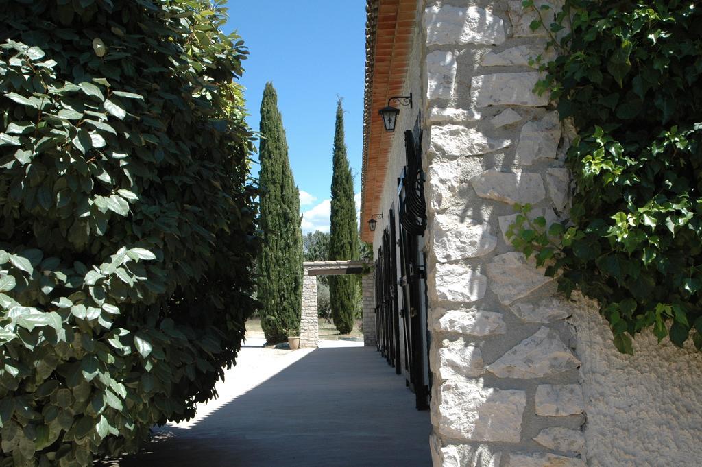 Les Mazets Du Luberon Bed and Breakfast Puget Εξωτερικό φωτογραφία