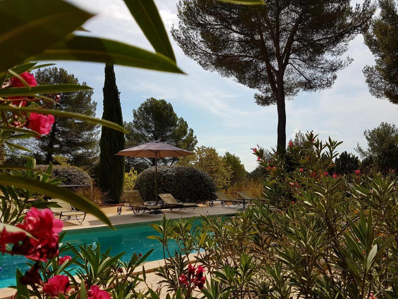 Les Mazets Du Luberon Bed and Breakfast Puget Εξωτερικό φωτογραφία