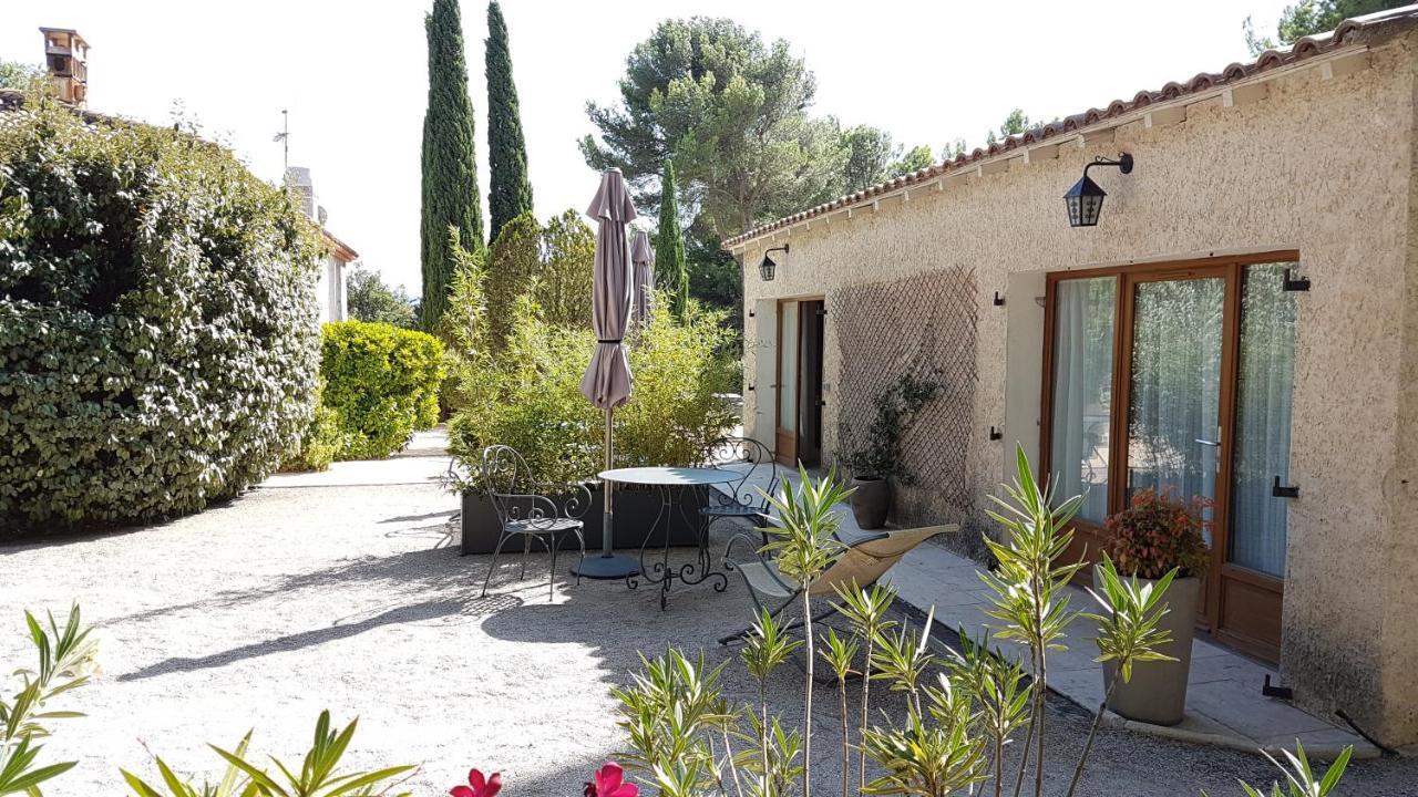 Les Mazets Du Luberon Bed and Breakfast Puget Εξωτερικό φωτογραφία